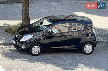 Хэтчбек Chevrolet Spark 2011 в Черновцах