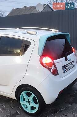 Хэтчбек Chevrolet Spark 2012 в 