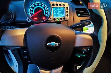 Хэтчбек Chevrolet Spark 2012 в 