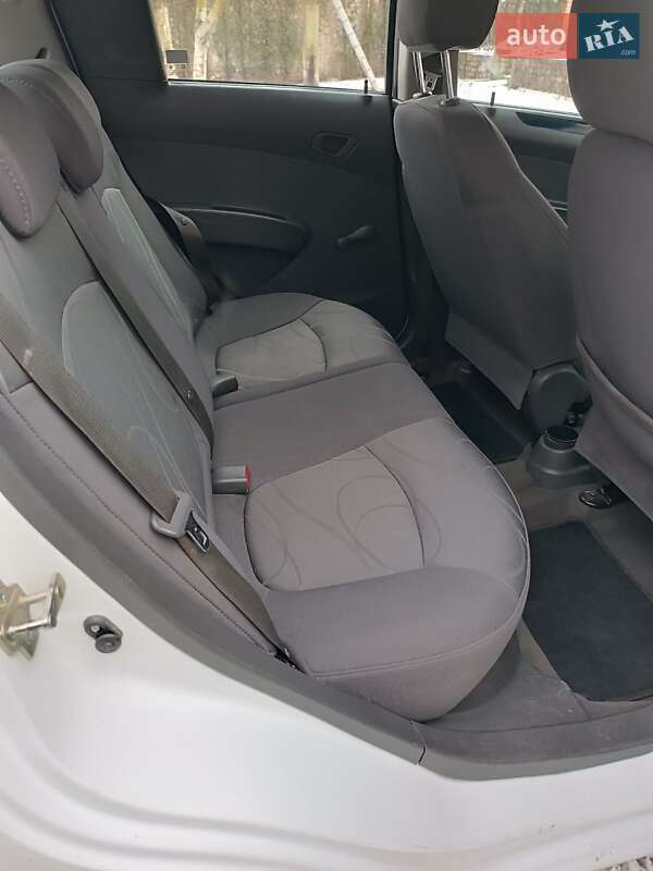 Хэтчбек Chevrolet Spark 2011 в Тернополе