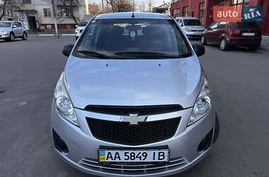 Хэтчбек Chevrolet Spark 2010 в 