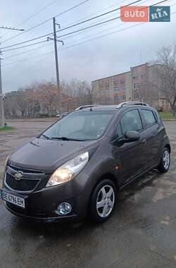 Хэтчбек Chevrolet Spark 2011 в 