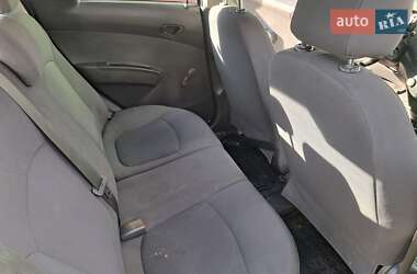 Хэтчбек Chevrolet Spark 2010 в 