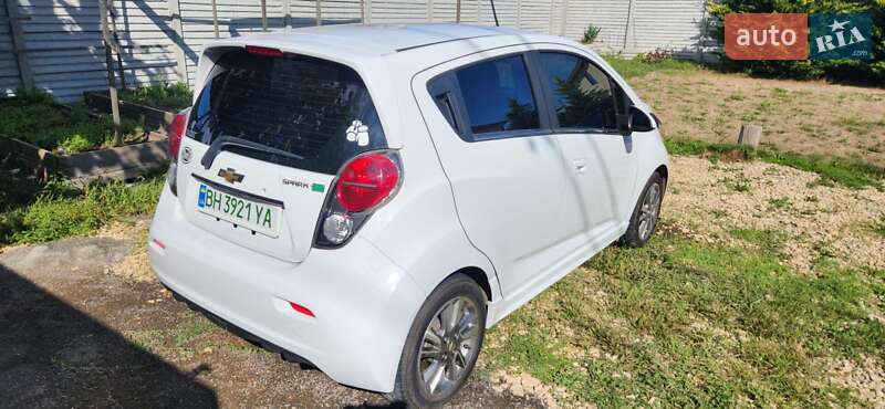 Хэтчбек Chevrolet Spark 2016 в Одессе фото 4 Хэтчбек Chevrolet Spark 2016 в Одессе