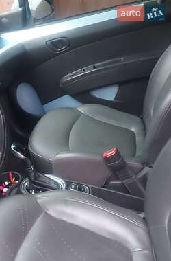 Хэтчбек Chevrolet Spark 2013 в 