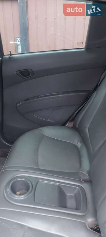 Хэтчбек Chevrolet Spark 2013 в Никополе