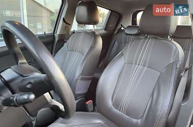 Хэтчбек Chevrolet Spark 2013 в 