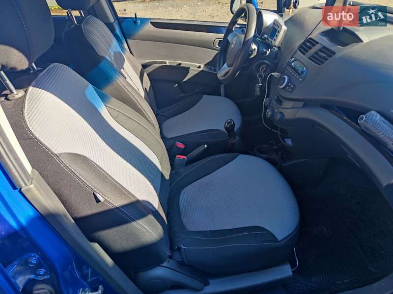 Хэтчбек Chevrolet Spark 2011 в Боярке