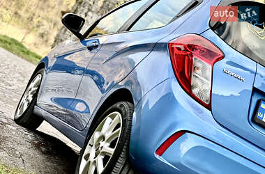 Хэтчбек Chevrolet Spark 2016 в 