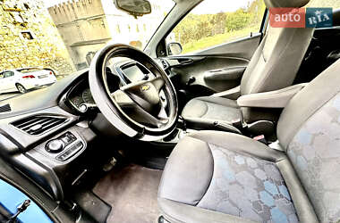 Хэтчбек Chevrolet Spark 2016 в 