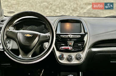 Хэтчбек Chevrolet Spark 2016 в 