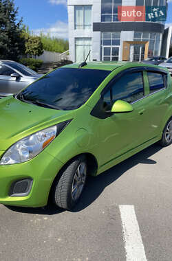 Хэтчбек Chevrolet Spark 2014 в 