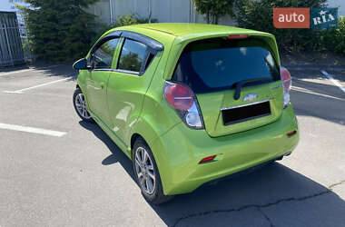 Хэтчбек Chevrolet Spark 2014 в 