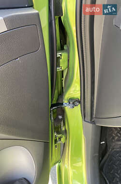 Хэтчбек Chevrolet Spark 2014 в 
