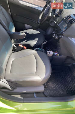 Хэтчбек Chevrolet Spark 2014 в 