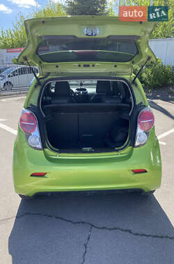 Хэтчбек Chevrolet Spark 2014 в 