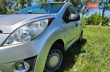 Хэтчбек Chevrolet Spark 2012 в 