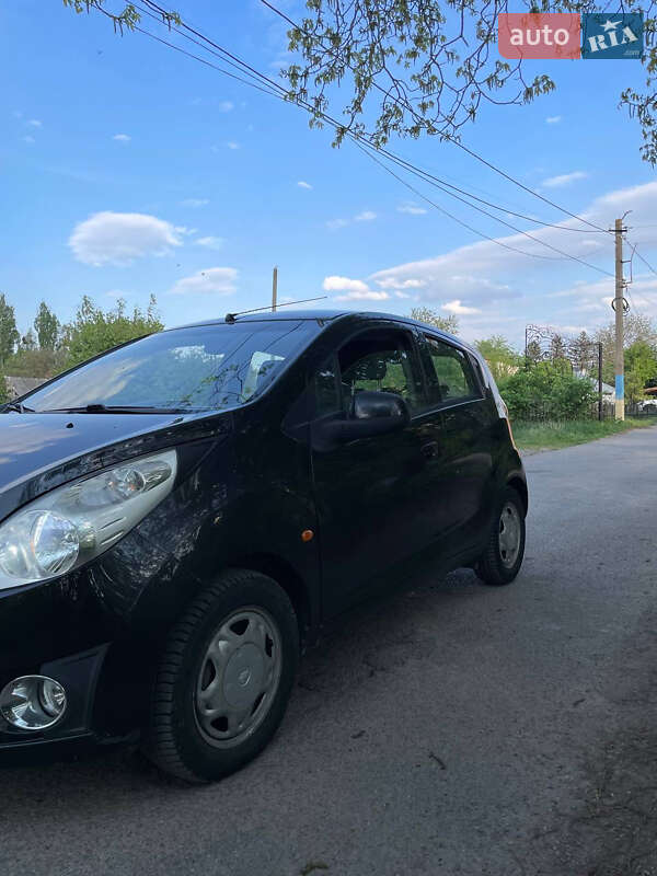 Хэтчбек Chevrolet Spark 2011 в Черновцах