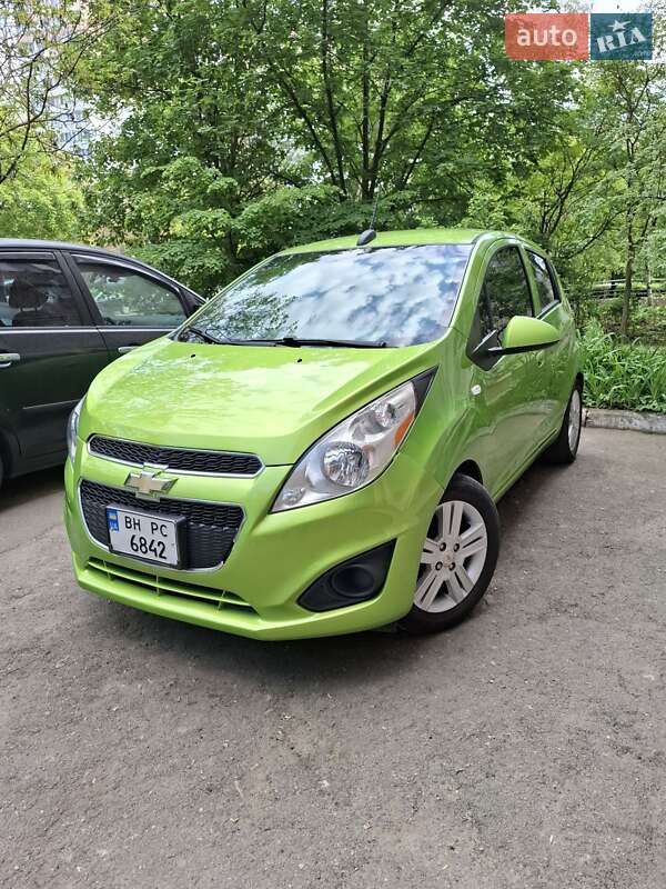 Хетчбек Chevrolet Spark 2015 в Одесі