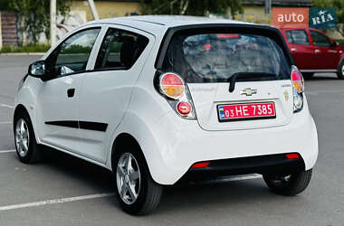 Хетчбек Chevrolet Spark 2012 в 