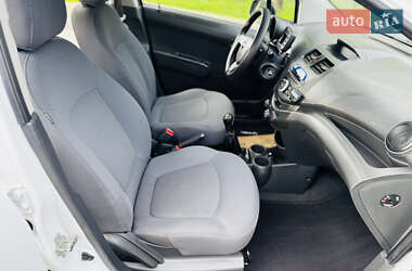 Хетчбек Chevrolet Spark 2012 в 