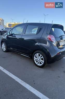 Хэтчбек Chevrolet Spark 2016 в 