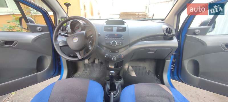 Хэтчбек Chevrolet Spark 2010 в Хмельницком