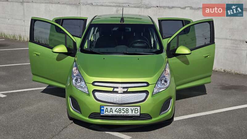 Хетчбек Chevrolet Spark 2015 в 