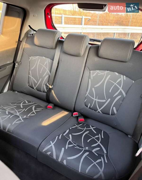 Хетчбек Chevrolet Spark 2013 в Одесі