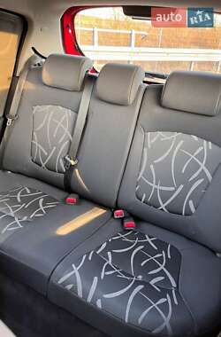 Хэтчбек Chevrolet Spark 2013 в 
