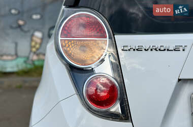 Хэтчбек Chevrolet Spark 2011 в 
