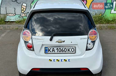 Хэтчбек Chevrolet Spark 2011 в 