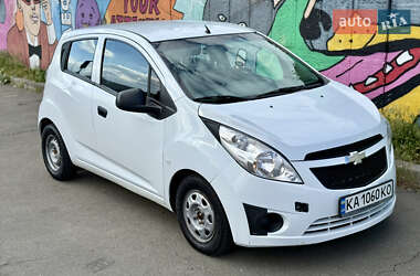Хэтчбек Chevrolet Spark 2011 в 