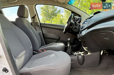 Хэтчбек Chevrolet Spark 2011 в 