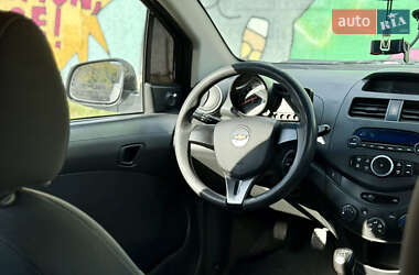 Хэтчбек Chevrolet Spark 2011 в 