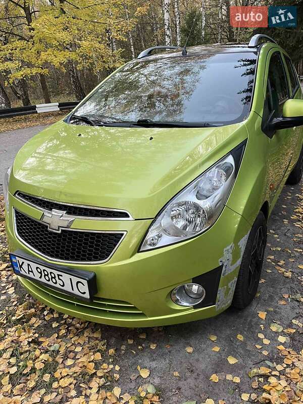 Хэтчбек Chevrolet Spark 2011 в Березане