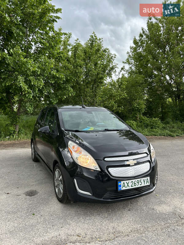 Хэтчбек Chevrolet Spark 2014 в Песочине