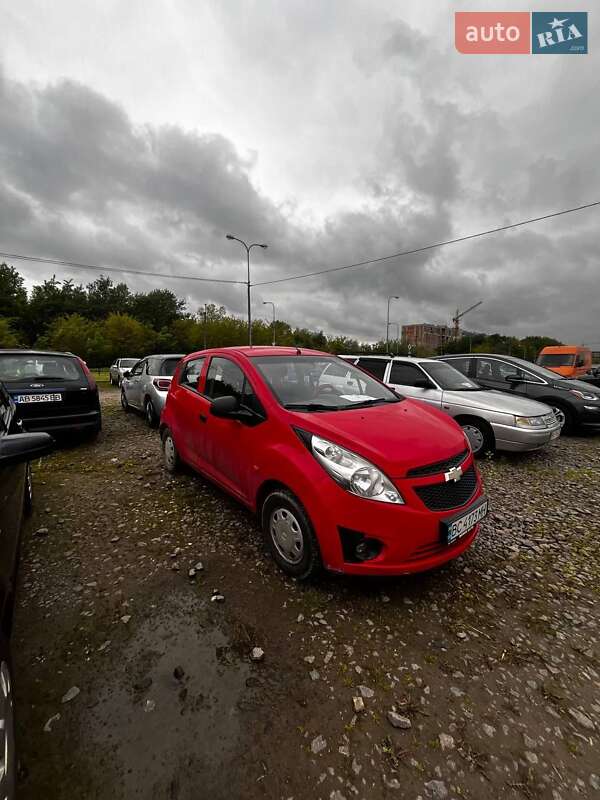 Хетчбек Chevrolet Spark 2010 в 