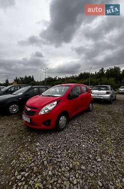 Хетчбек Chevrolet Spark 2010 в 
