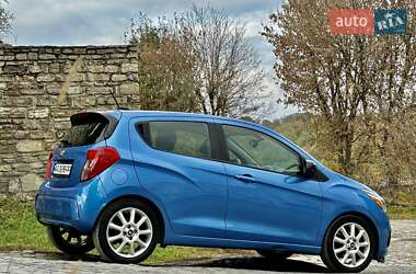Хэтчбек Chevrolet Spark 2016 в 