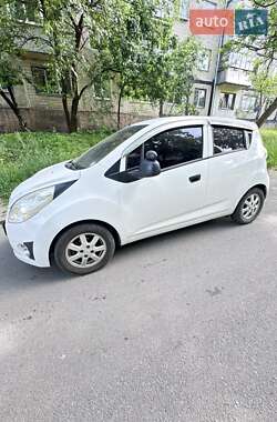 Хэтчбек Chevrolet Spark 2011 в Каменском