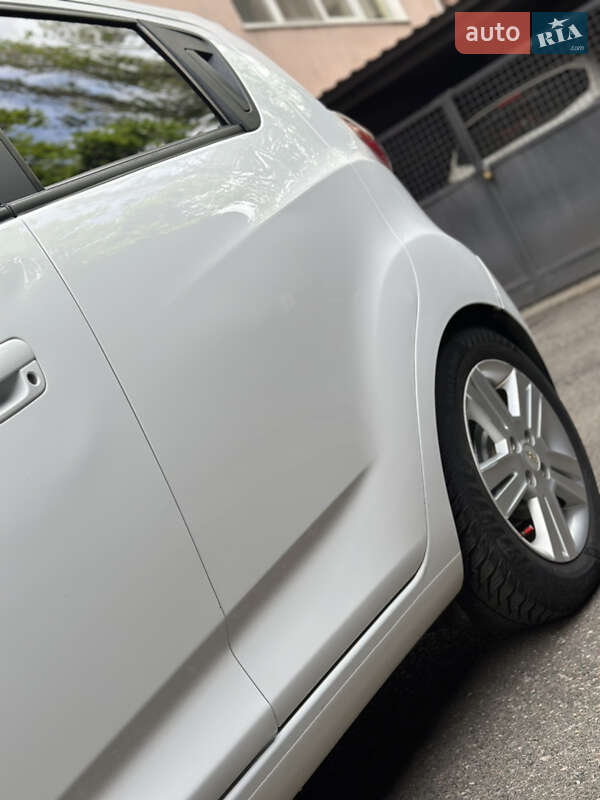 Хэтчбек Chevrolet Spark 2012 в Одессе