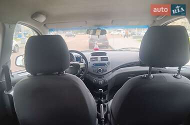 Хэтчбек Chevrolet Spark 2010 в 