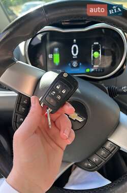 Хэтчбек Chevrolet Spark 2015 в 