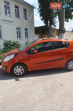 Хэтчбек Chevrolet Spark 2010 в 