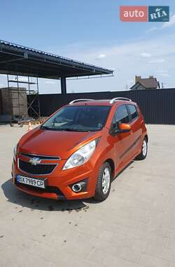Хэтчбек Chevrolet Spark 2010 в 