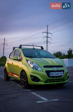Хэтчбек Chevrolet Spark 2012 в Ровно