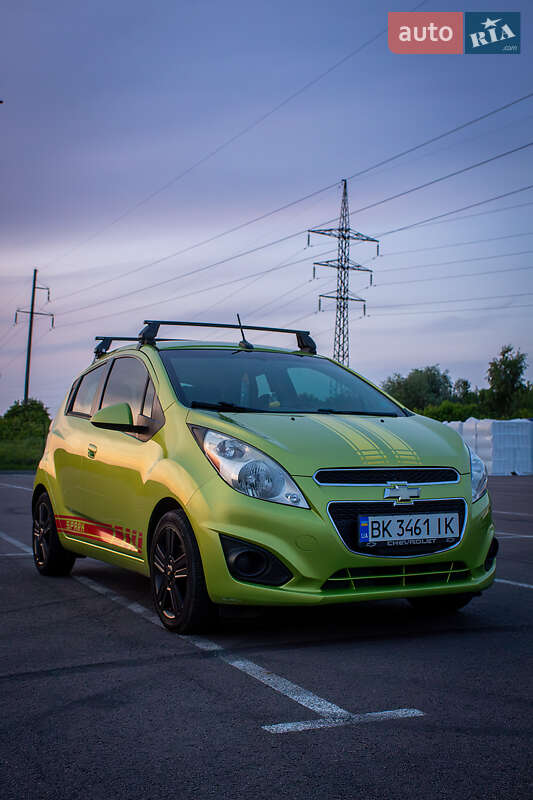 Хэтчбек Chevrolet Spark 2012 в 