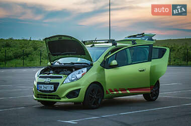 Хэтчбек Chevrolet Spark 2012 в 