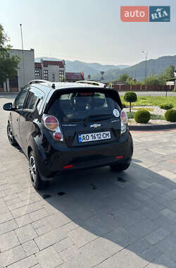 Хэтчбек Chevrolet Spark 2012 в 